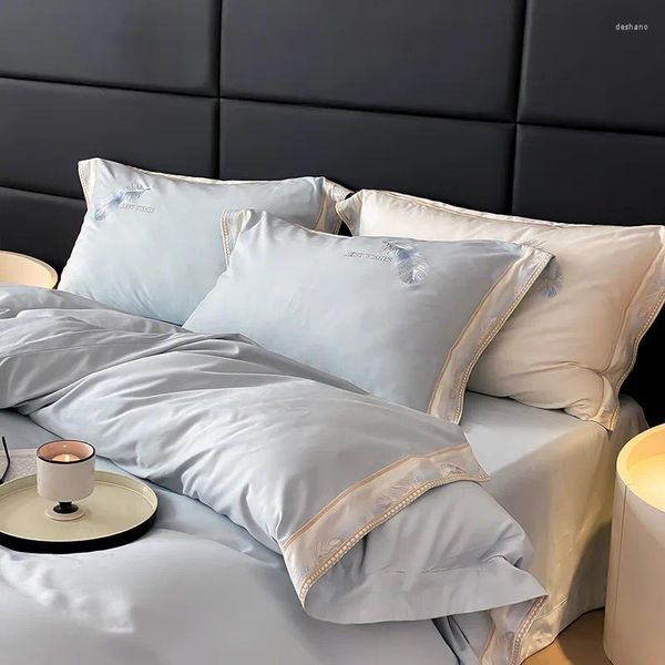 Set di biancheria da letto Set di quattro pezzi in puro cotone opaco con ricamo fresco di lusso leggero Autunno e inverno Delicato sulla pelle Confortevole caldo