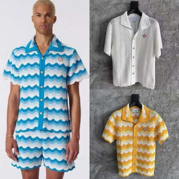 Kazak Kazablanka Yeni Modaya Dönüşlü Tasarımcı Hardigan Örme Kaplar Klasik İnci Düğmesi Dalga Tığ İşçileri ve Kadınlar Aynı Kısa Kollu T-Shirt Polos Tops