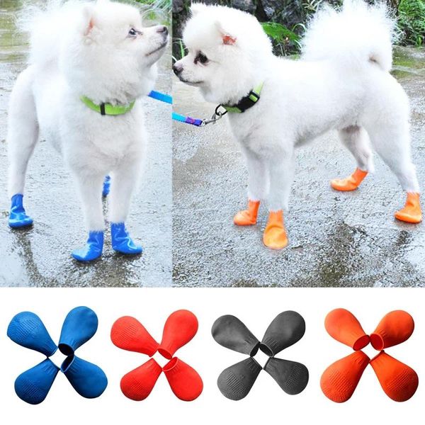 Hundekleidung 4pcs Haustier wasserdichte Regenschuhe Anti-Rutsch-Gummi-Stiefel für Hunde Socken Fußabdeckung im Freien kleine mittelgroße Vorräte