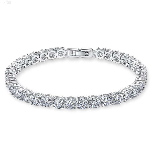 Pulseira de tênis simples de ouro sólido 4,5 mm Def Color Vvs Moissanite Diamond como presente