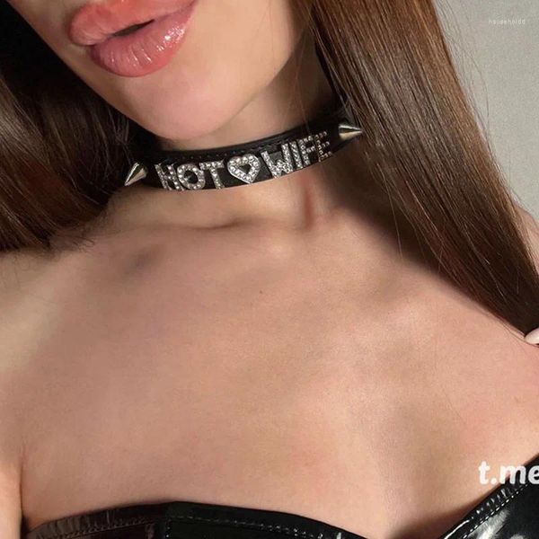 Suçlu Punk Perçinli Rhinestone Mektuplar Karısı Kar yaka kollar kızlar Seksi samimi deri takıcı cosplay mücevher hediyesi