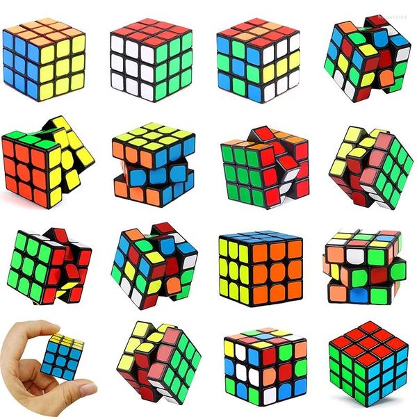 Bomboniera 12 pz/borsa 3 cm Cubo Magico di Plastica Puzzle Giocattoli Fidgets Bambini Compleanno Regali di Carnevale Premi scolastici Goodie Fillers