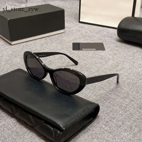 CC Neue Luxus-Designer-Sonnenbrille für Damen und Herren, Sonnenbrille mit großem Rahmen, quadratische Sonnenbrille, Outdoor-Mode-Sonnenbrille, großes Gesicht, erscheint mit Box, verchromte Brille 90