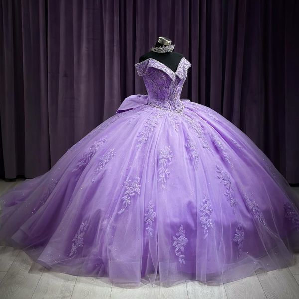 Lavendel-lila glänzendes Quinceanera-Kleid, schulterfrei, Spitze, Pailletten, Perlen, mexikanisch, Sweet 16, Vestidos De XV 15 Jahre