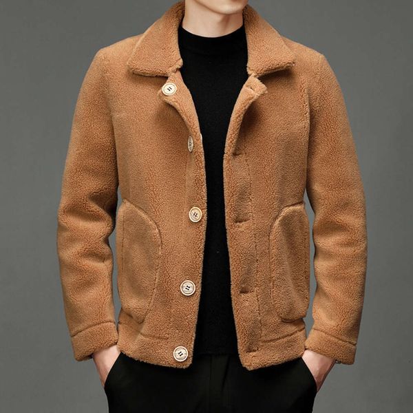 Use jaqueta de pele Haining com todos os designers em um em ambos os lados.o inverno é mais espesso para se manter aquecido.É uma tendência para homens casuais de meia-idade e jovens GKI6