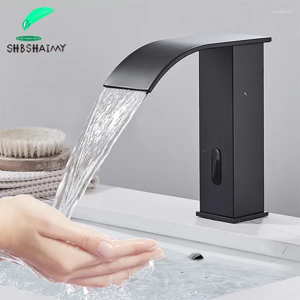 Badezimmer-Waschtischarmaturen SHBSHAIMY Schwarzer Smart-Sensor-Wasserfall-Waschtischarmatur Automatischer Kaltwassermischerkran