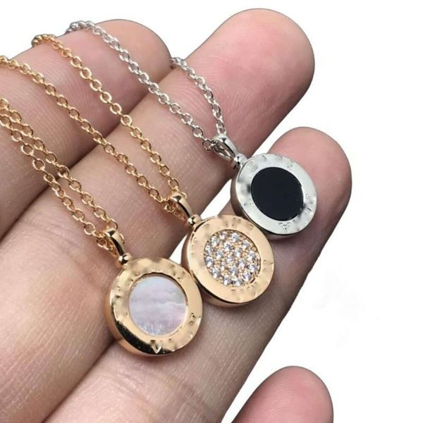 Collana Bvlgary Designer Lusso Moda Donna Qualità originale Nuova torta rotonda Romana Digitale Catena a clavicola Pieno di diamanti Minimalista Senza regalo sbiadito