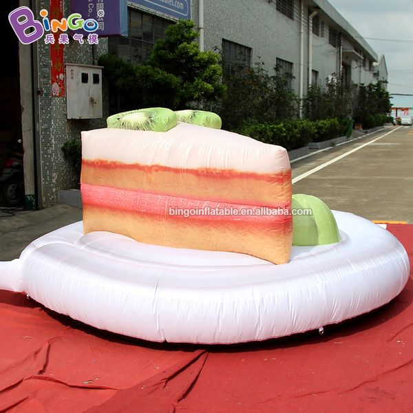 Modelo de sanduíche inflável decorativo externo de 2 m de altura de 6,5 pés de altura Simulação de inflação Modelos de alimentos explodem balão de bolo de aniversário para evento publicitário com ventilador de ar