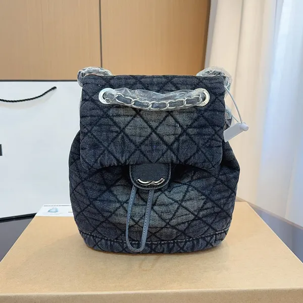 Lüks eski çamaşır mavi/siyah denim tasarımcı sırt çantası çantası 28x21cm elmas gümüş donanım ayarlanabilir deri kayış büyük kapasiteli kadın flap omuz çanta