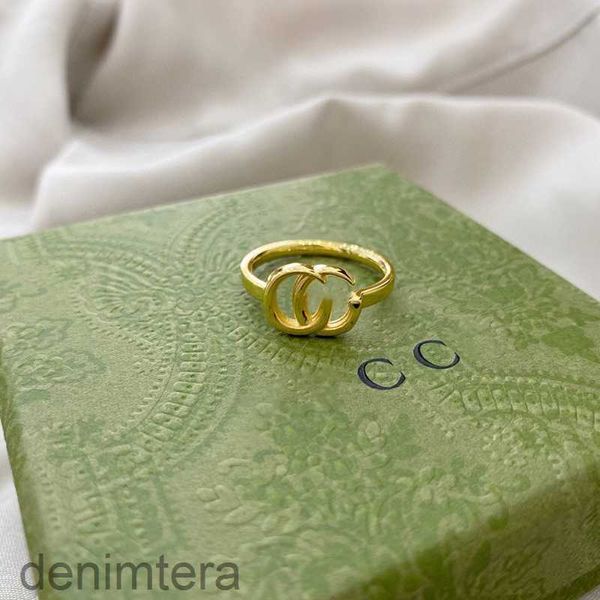Anel de designer anéis de luxo para mulheres homens letras de ouro moda casal noivado presentes de férias na moda b3iw