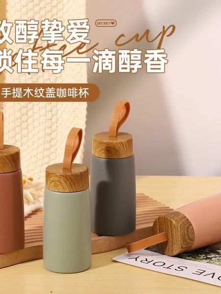 Wasserflaschen Koreanische Version Kreative Holzmaserung 304 Edelstahl Isolierte Tasse Tragbarer und kompakter Mini-Student Modisch