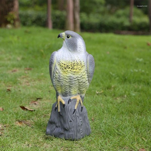 Estatuetas decorativas realista pássaro scarer plástico águia falcon chamariz espantalho para jardim quintal repelente decoração ao ar livre controle de pragas