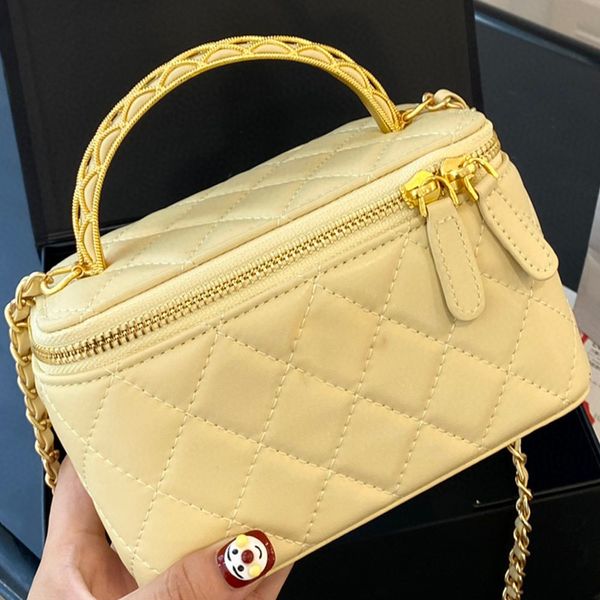 Bolsa de maquiagem designer mini sacos agradável vaidade luxo mulheres designer bolsa de lavagem em relevo lidar com moda high-end sacos de corrente bolsa de senhora com caixa