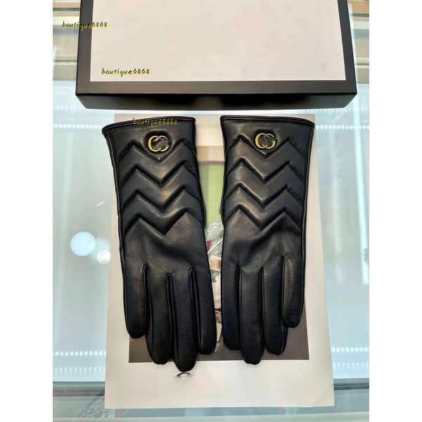 Fünf-Finger-Handschuhe 2024 Designer-Handschuhe aus Schaffell für Damen, Winter-Luxus-Fäustlinge von Marken, echte Lederhandschuhe, warme Kaschmir-Innenseite, Touchscreen-Handschuhe