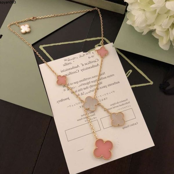 Anhänger-Halskette, luxuriöse vierblättrige Kleeblatt-Designer-Anhänger-Halskette, 18 Karat vergoldet, rosa und weiß, Charm-Kragen für Damen, Hochzeitsschmuck, Party