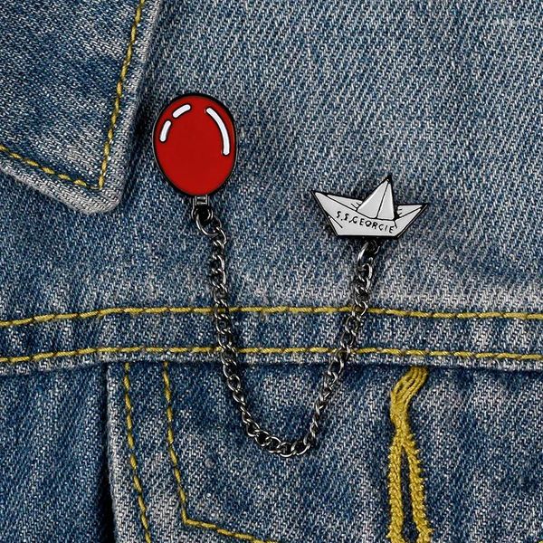 Broches barco balão vermelho metal corrente pinos halloween horror ss georgie crachá broche lapela pino mochila colar chapéu feminino jóias masculinas