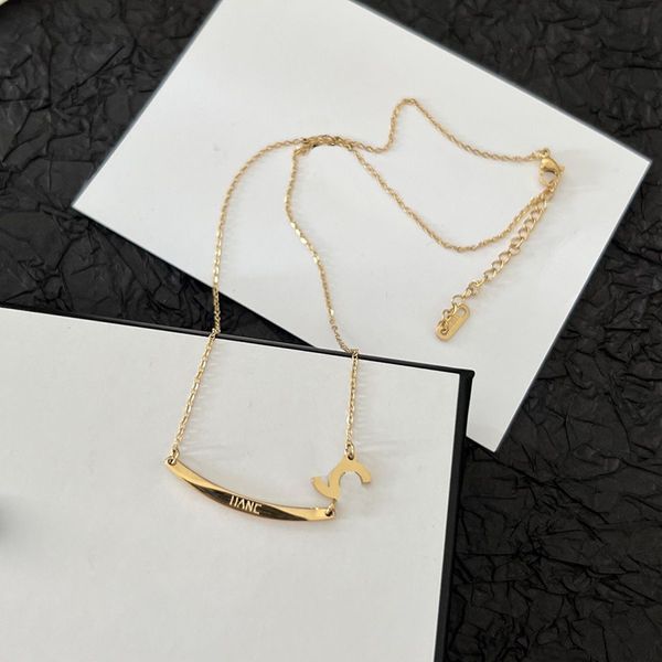 Mulheres carta colar de ouro correntes alongadas clavicular designer distorcer metal gargantilha moda swing estilo chockers presente jóias