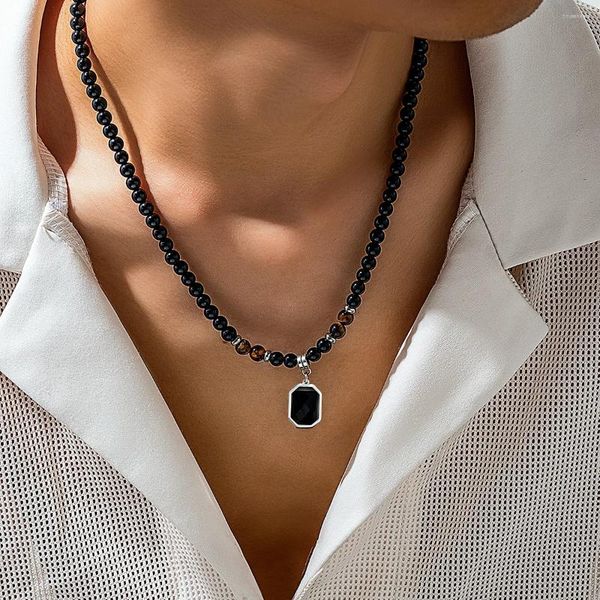 Collane con ciondolo Perline nere con collana quadrata per uomo Accessori alla moda sul colletto al collo 2024 Gioielli di moda Decorazione regalo maschile