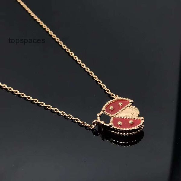 Collana Van Clover Cleef Flowers Collane van clover Four Leaf Grass Ladybug Gioielli da donna con catena in osso con lucchetto in oro rosa alta edizione