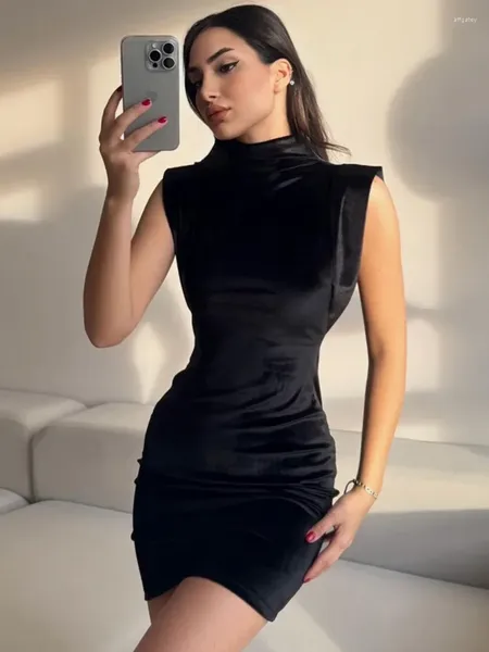 Sıradan Elbiseler 2024 Bahar Katı Siyah Uçan Kol Tunikleri Paket Kalça Kısa Elbise Kadın Seksi Yüksek Bel Vücut Velvet Partisi Akşam