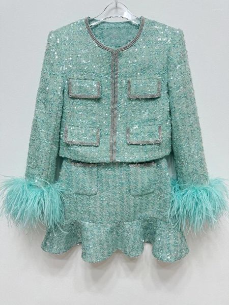 Giubbotti da donna Decorazione con paillettes Strass Polsini del cappotto Piuma verde Tweed Elegante 2024 Primavera femminile O-Collo Giacca corta