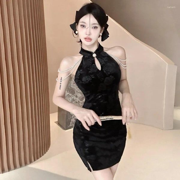 Abbigliamento etnico Cheongsam di velluto nero Sexy senza maniche Qipao Perla scava fuori Abiti in stile cinese Cheongsam migliorati Night Party Bodycon