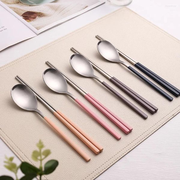 Set di stoviglie 4 Set di bacchette e cucchiai in acciaio inossidabile Kit di colori Posate da tavola in metallo coreano