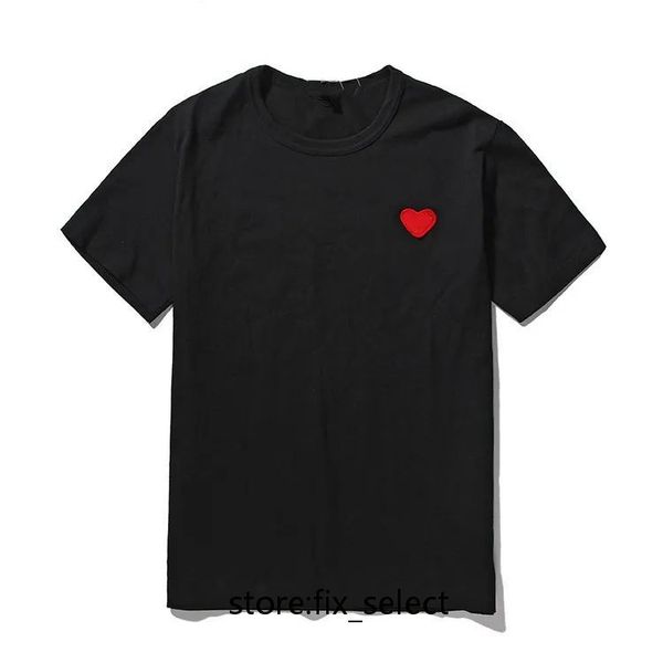 2024 Jogar Mens Camiseta Designer Vermelho Commes Coração Mulheres Garcons Badge Des Quanlity Ts Algodão CDG Bordado Manga Curta Preto e Branco Listrado Solto Verão T-shirt UI