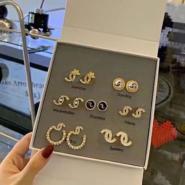 Brinco conjunto sem amostras duplicadas para uma semana mulheres gem pérola brincos designer carta coração orelha parafuso prisioneiro senhoras moda orelha studs presente