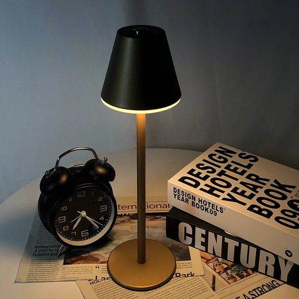 Creative Office Restaurant Bar Table Lamp Rechargeable Study Reading Touch Led Desk Light With Usb Charging Port for bedroom 240131