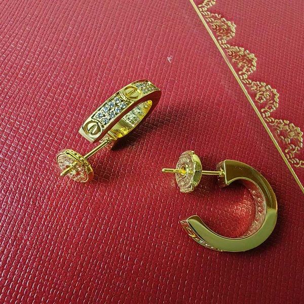 Orecchini a semicerchio firmati per donna Gioielli firmati con lettera di marca Orecchini con diamanti placcati in oro Perla Amore Accessori per feste di nozze