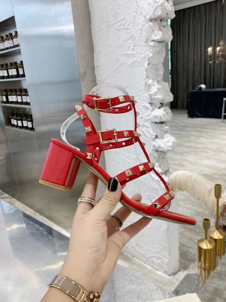 2024 Sandalen Damen Sommer Farbe Nieten Spiked Gladiator Flache Sandalen Steine Besetzt Flip Sandale Damenschuhe Verstellbare Schnalle Schnürsenkel 35-41