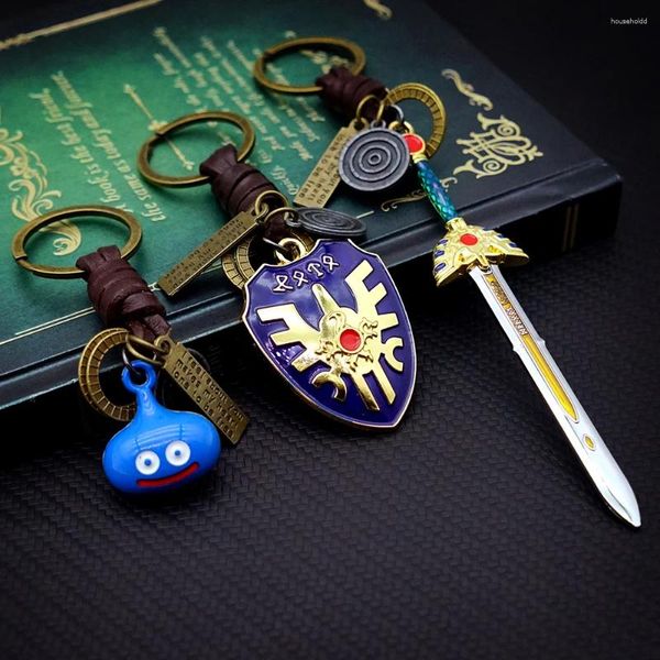 Portachiavi Doragon Kuesuto Portachiavi in pelle Scudo Spada della strada Dragon Quest Portachiavi per uomo Accessori del gioco Portachiavi Llaveros