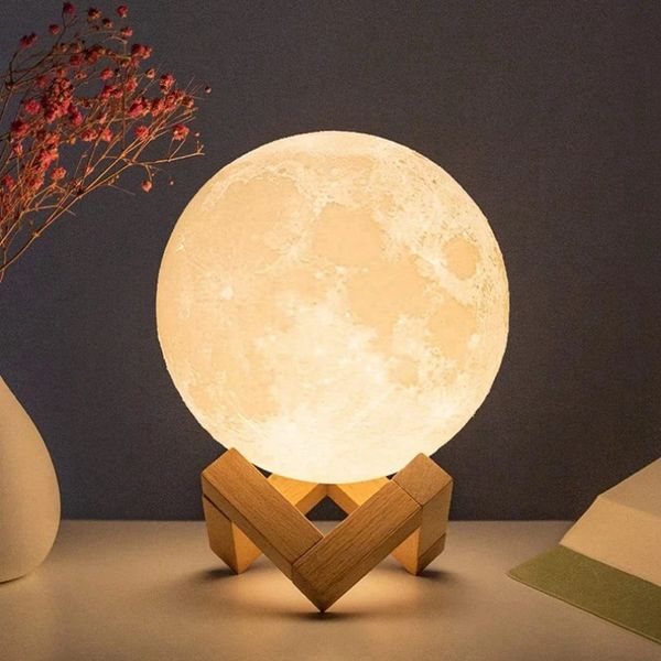 Lampada lunare da 8 cm Luce notturna a LED alimentata a batteria con supporto Lampada stellata Decorazioni per la camera da letto Luci Regalo per bambini Lampada lunare USB