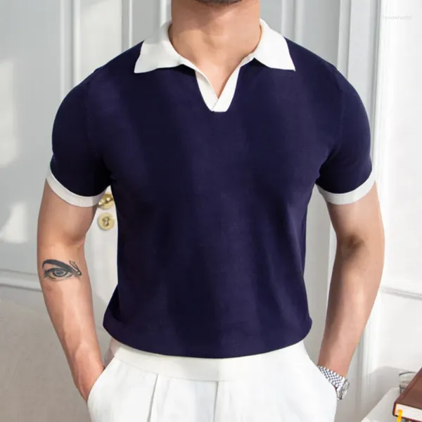 Herren Polos 2024 Sommer gestricktes Revers T-Shirt britischer V-Ausschnitt farblich passender Kragen lässiges schlankes Poloshirt