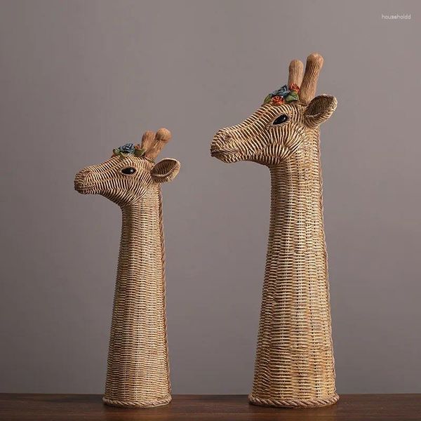 Figurine decorative Giraffa Scultura Simulazione Statua di animale Testa di cervo Modello in rattan Resina Ornamenti artigianali Avatar Decorazione della casa