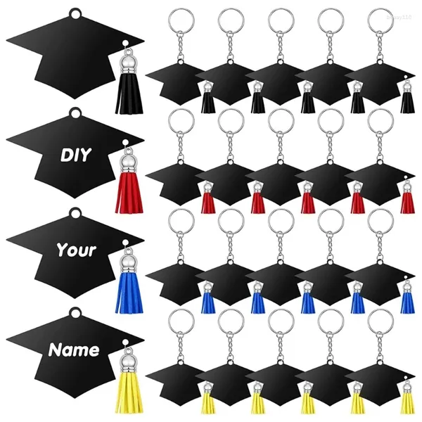 Anahtarlık 24 adet akrilik püsküllü mezuniyet kapağı cazibesi DIY hediyeleri için anahtarlık