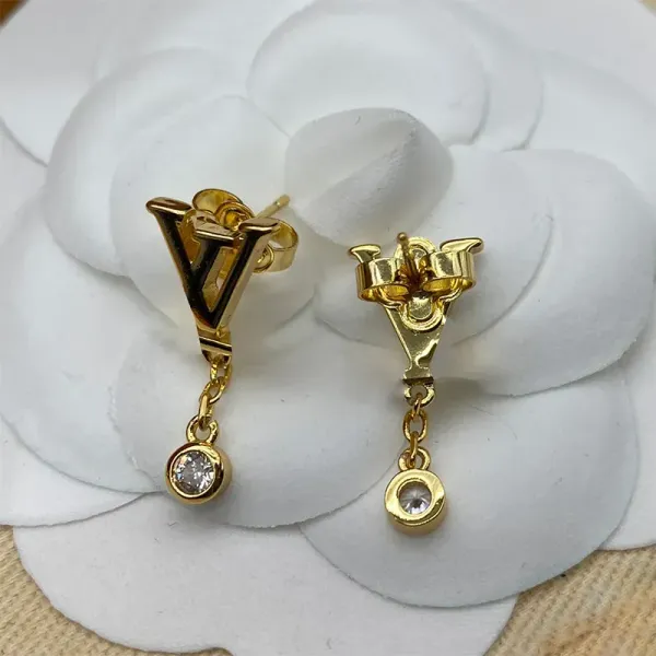 Designers Mulheres Brincos Vintage Chic Charme Stud Diamante Dangles Escavado Letras Antique Bronze Brincos Retro Elegante Eardrops Jóias Presente de Casamento