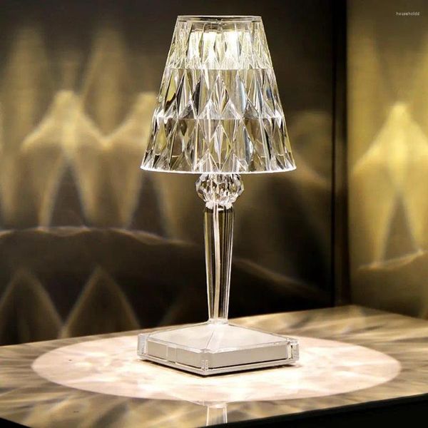 Lampade da tavolo Modern Italy Kartell Diamond Lampada in acrilico Bar Light Sensore tattile portatile Camera da letto Fantasia Apparecchio di illuminazione