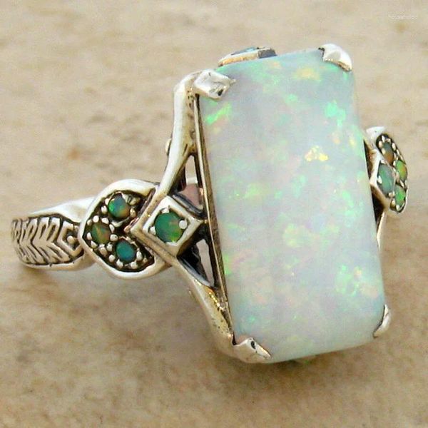 Cluster-Ringe 2024 Geometrischer quadratischer Opal-Stein-Ring-Königin-Schmuck Antik-Silber-Farbe Grüne Perlen Weißer Finger