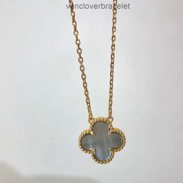 Designer Van Clover Collana Cleef Collana a quattro foglie di trifoglio Collana cleeflyCollana di trifoglio dorato di alta edizione Collana con ciondolo fortunato Fritillaria grigia femminile 18K Rose Go