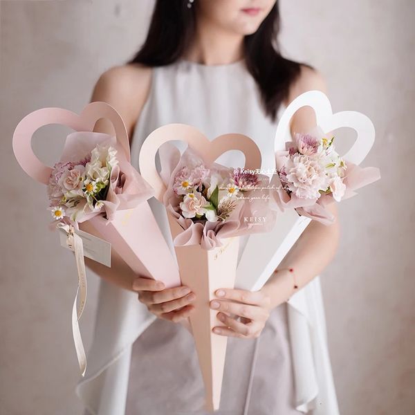Confezione da 10 pezzi Scatola per avvolgere fiori singoli Bouquet a forma di cuore Confezione regalo per fioristi 240124