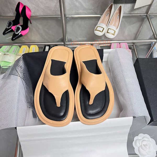 Designer slides chaneles saltos sandálias moda clip toe espinha de peixe chinelos pão legal boca rasa simples confortável mulher mbq9