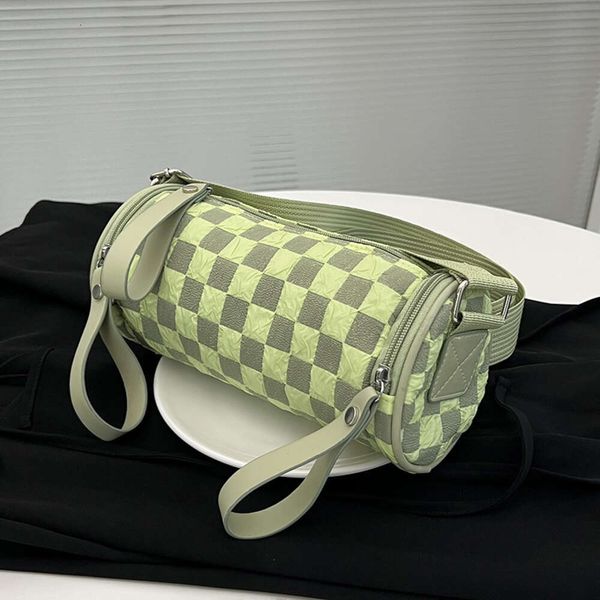 Neue Damen-Trend-Crossbody-Handy-Schachbrett-Plaid-breiter Schultergurt-Zylinder-Tasche Damen 2024 78 % Rabatt im Großhandel