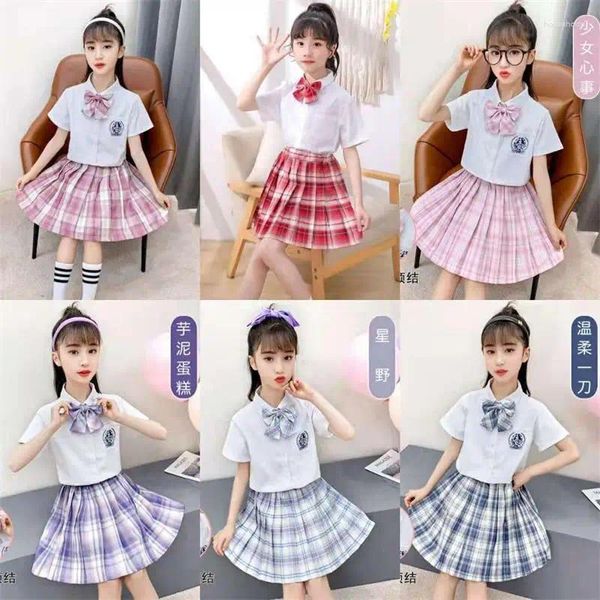 Set di abbigliamento Scuola Ragazza adolescente Uniforme Bambini Gonne a pieghe Gonna scozzese a vita alta giapponese Uniformi JK Cravatta e calzino gratuiti