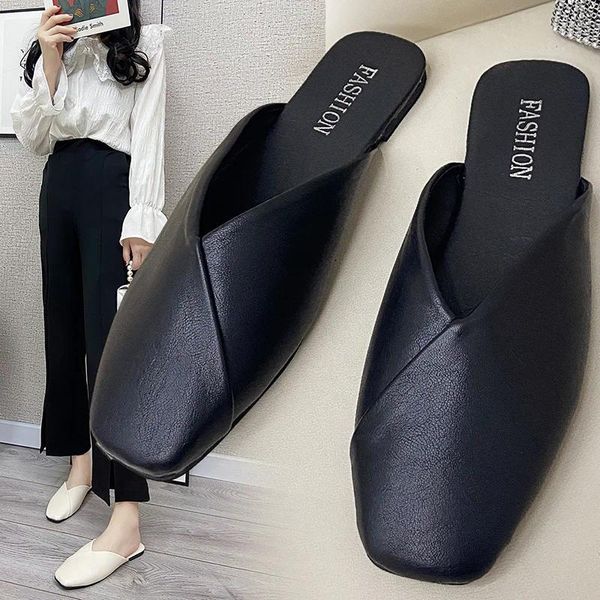 Hausschuhe Frauen Maultiere 2024 Sommer Elegante Quadratische Geschlossene Zehe Flache Weibliche Schuhe Casual Leder Schwarz Weiß Rutschen Plus Größe 35-43