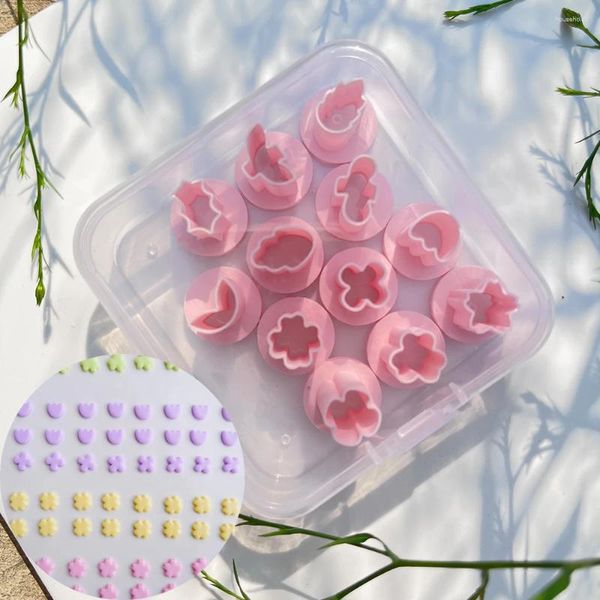 Zanaat Araçları 12 PC/SET Yumuşak Potter kesici Çiçekler ve Bitkiler Desen 0.4mm Kesme El yapımı DIY Polimer Kil Kopu Aracı