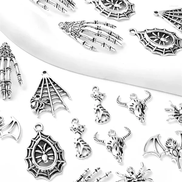 Ciondoli 10 pezzi Accessori pendenti in lega color argento antico Ragnatela animale Osso di pipistrello per la creazione di gioielli Collana
