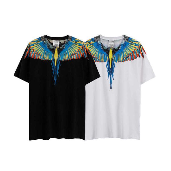 MB Winged Herren- und Damen-T-Shirt. 24er-Jahre-Designer Marcelo MB Trendy Brand Feather Kurzärmeliges, gelb-blaues Ölgemälde-Flügel-bedrucktes Herren- und Damen-T-Shirt