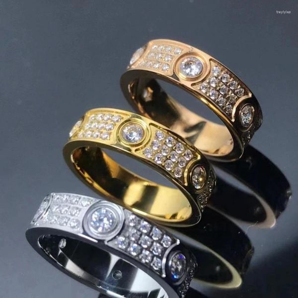 Anéis de cluster galvanizados 18k ouro não desbotamento de aço inoxidável três fileiras cheias de diamante anel de amor feminino menino jóias presente de aniversário de casamento